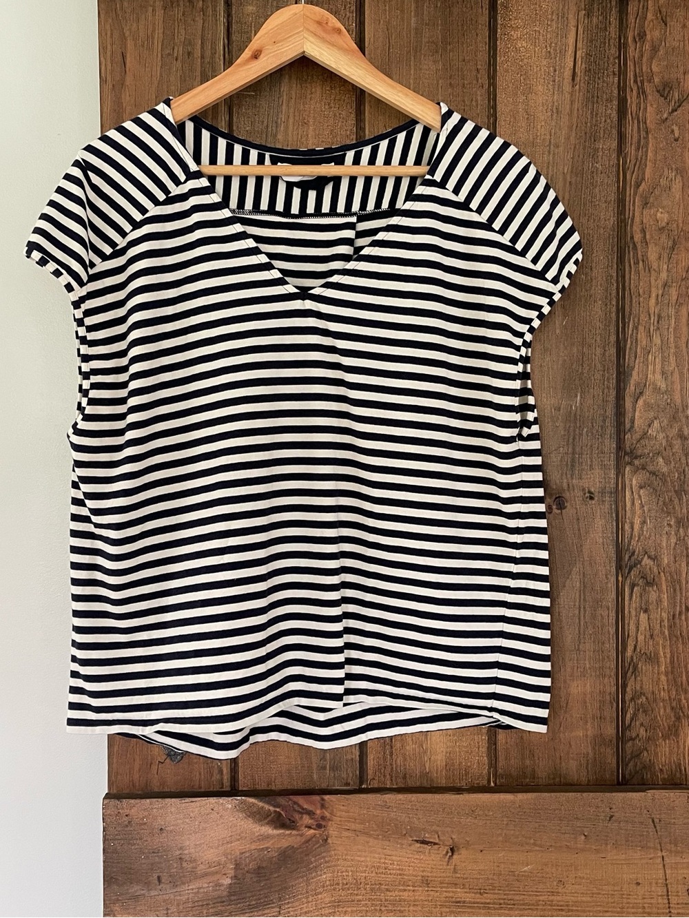 Humanoid Navy & White Shaped Striped V Neck Cotton Blend Tee Large